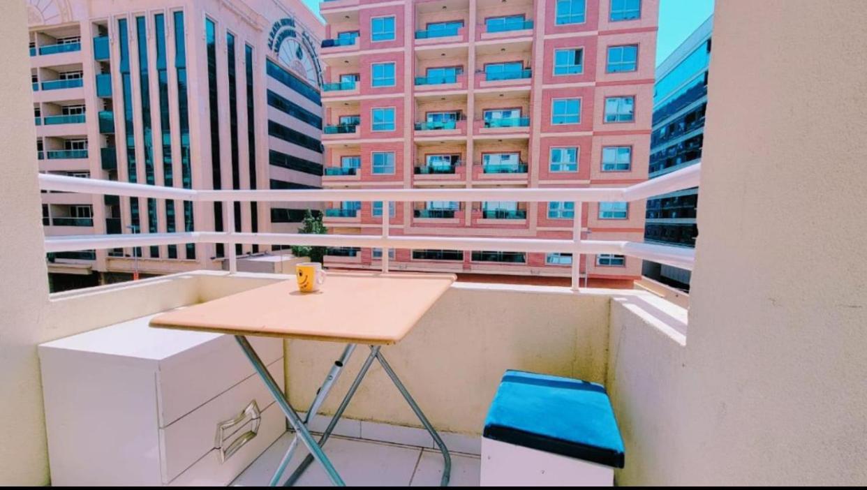 Dxb Hostel Near Adcb Metro Station Dubai Eksteriør bilde