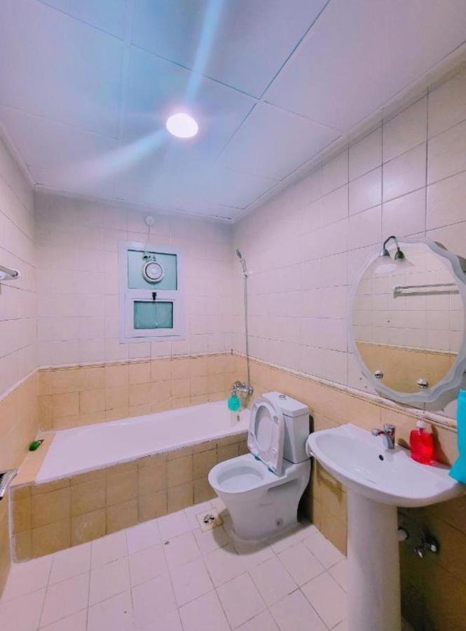 Dxb Hostel Near Adcb Metro Station Dubai Eksteriør bilde
